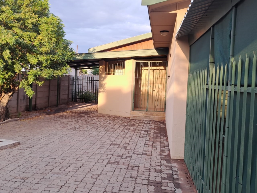 3 Bedroom Property for Sale in Flora Park Northern Cape